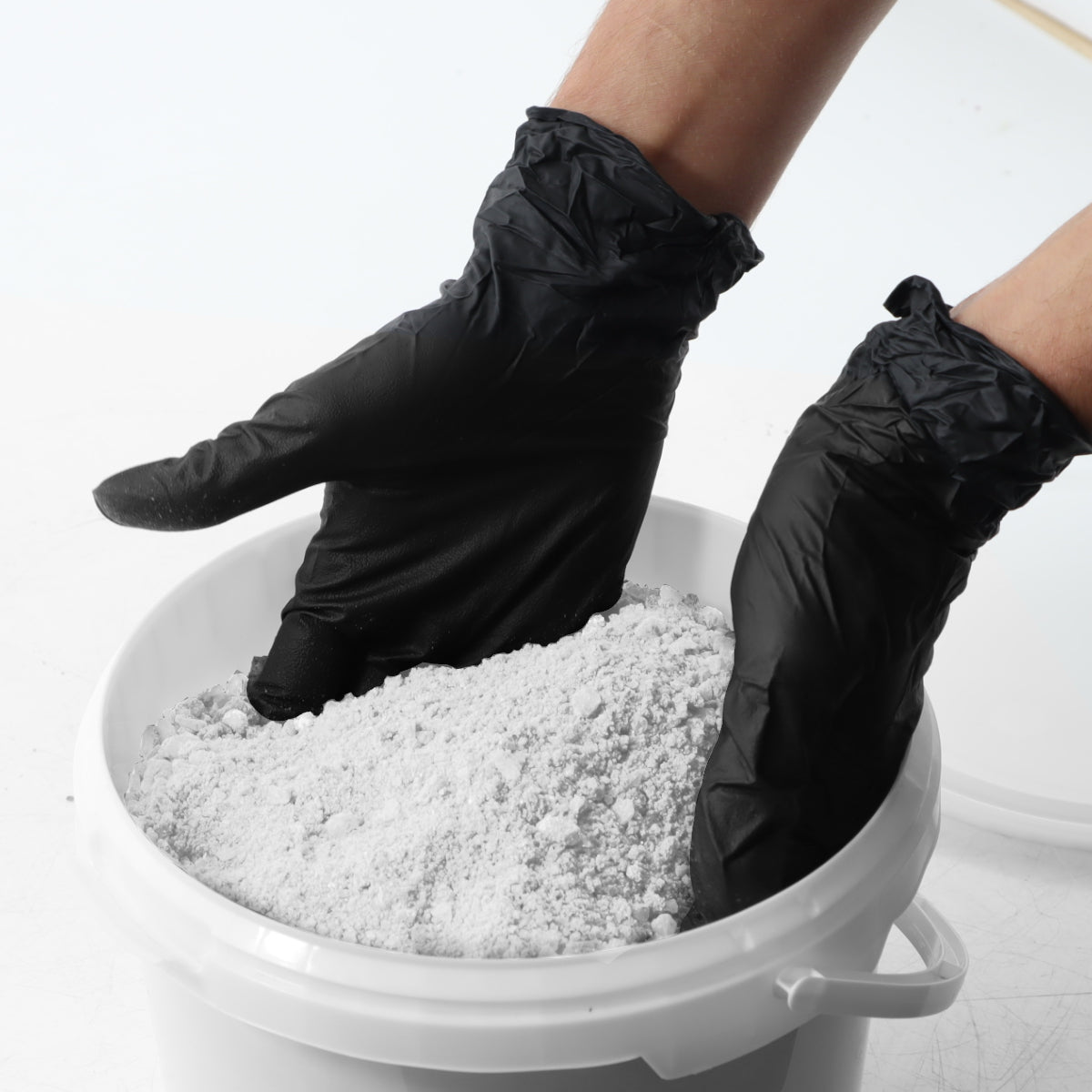 3kg Bucket of White Deicing Salt with Gloves