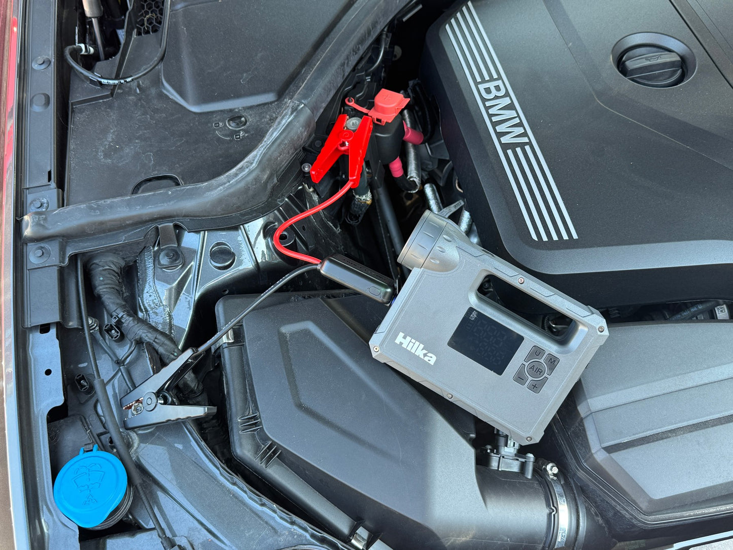 800 Amp Jump Starter, Tyre Inflator & Power Bank