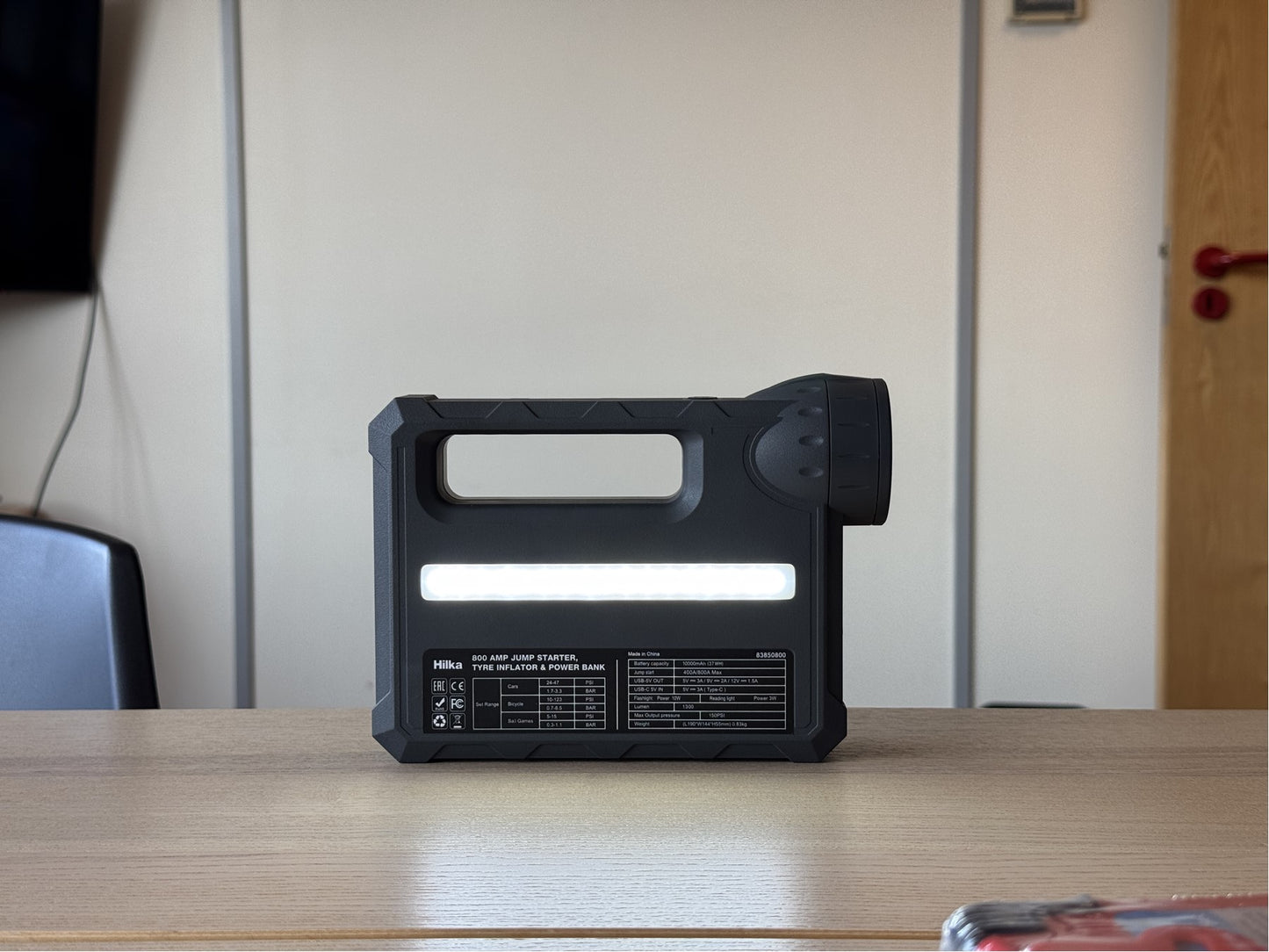 800 Amp Jump Starter, Tyre Inflator & Power Bank