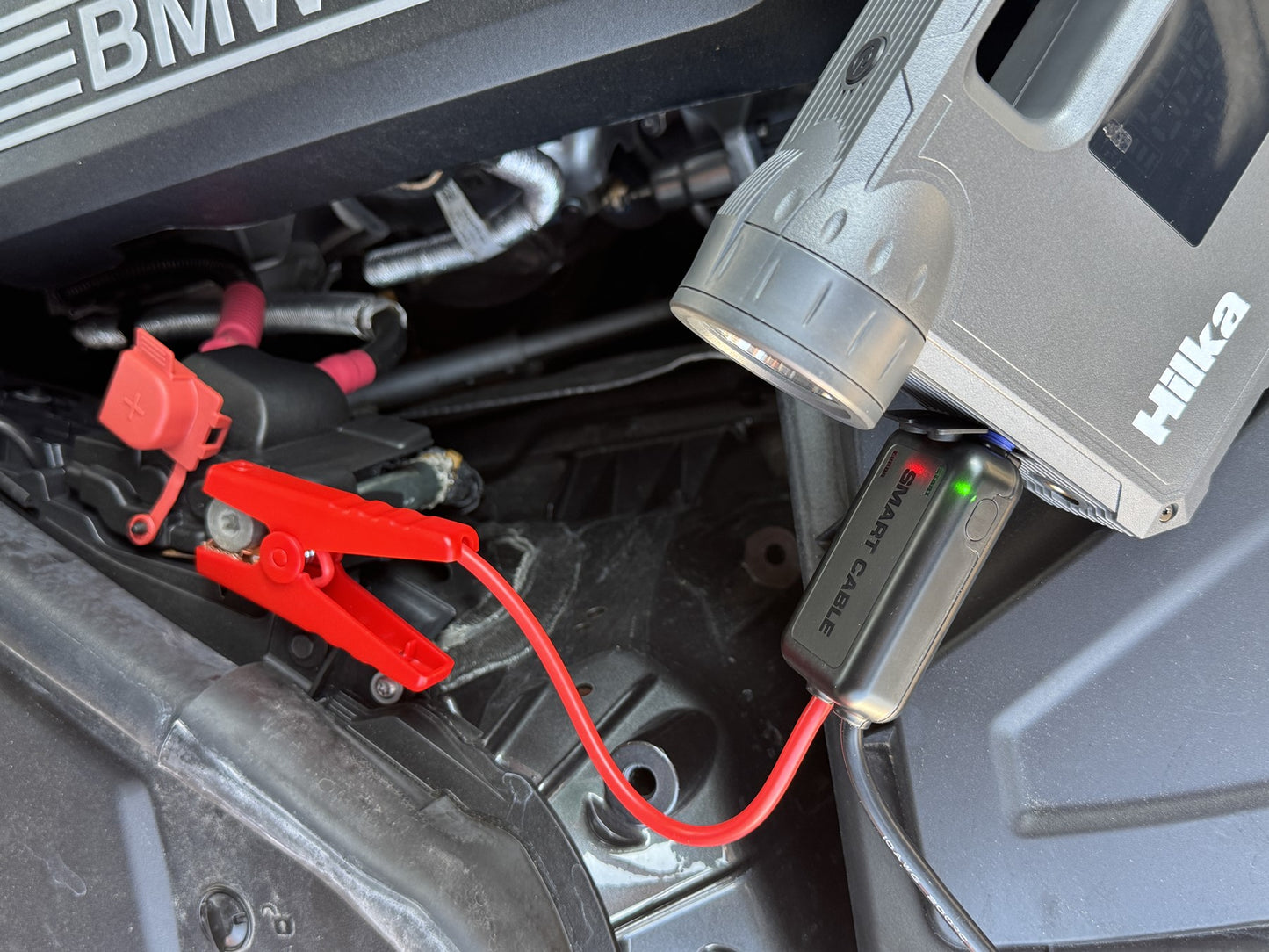 800 Amp Jump Starter, Tyre Inflator & Power Bank