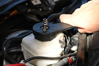 2L Manual Pressure Brake Bleeder