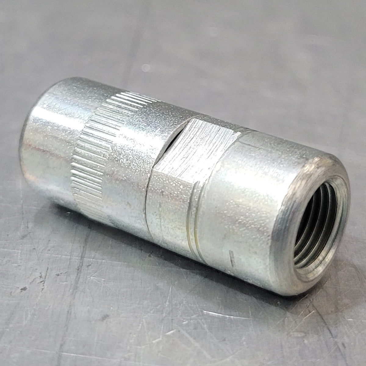 4 Jaw Hydraulic Grease Connector - Grease Gun End