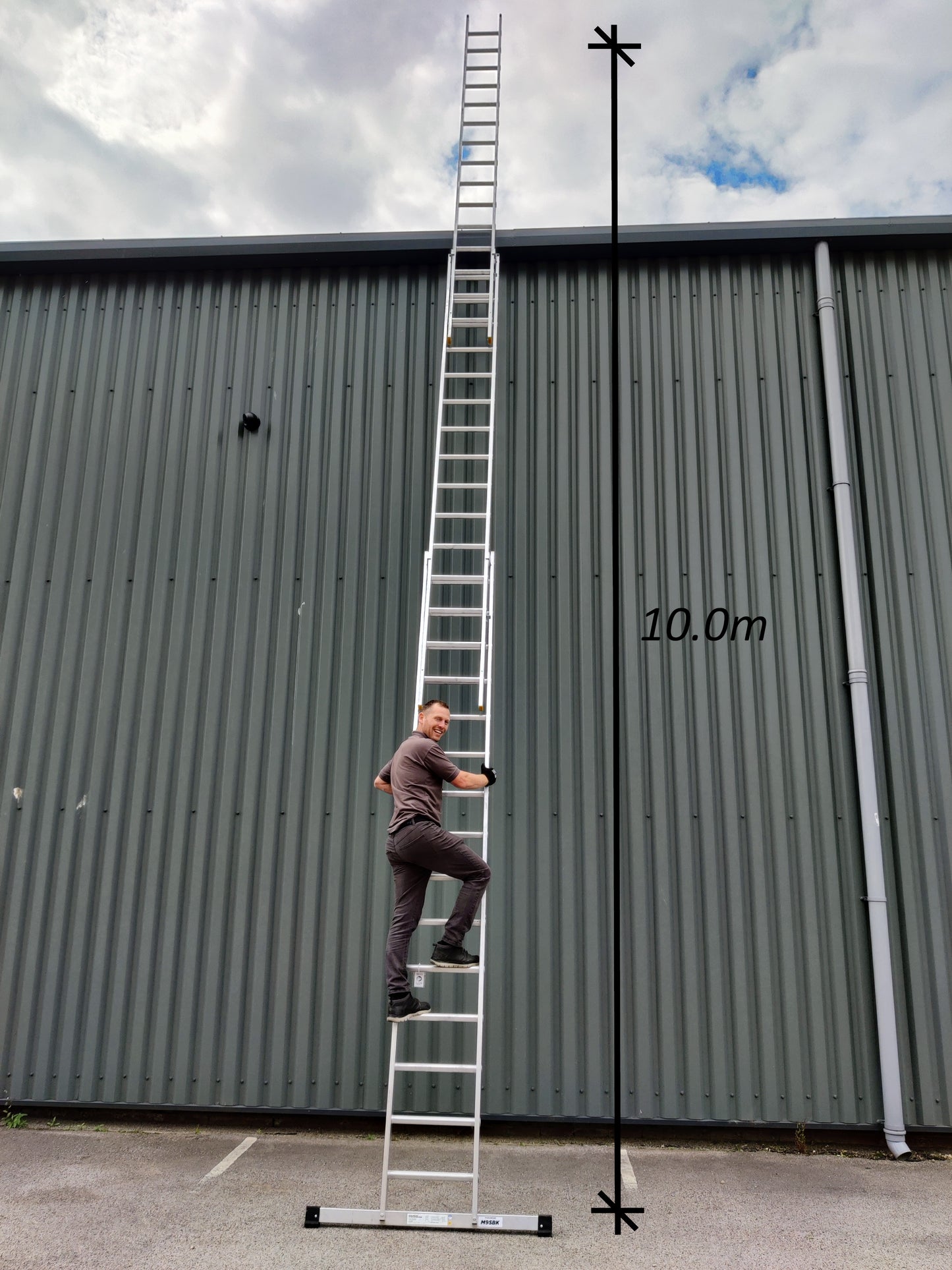 Aluminium Professional Extension Ladder - Triple Section