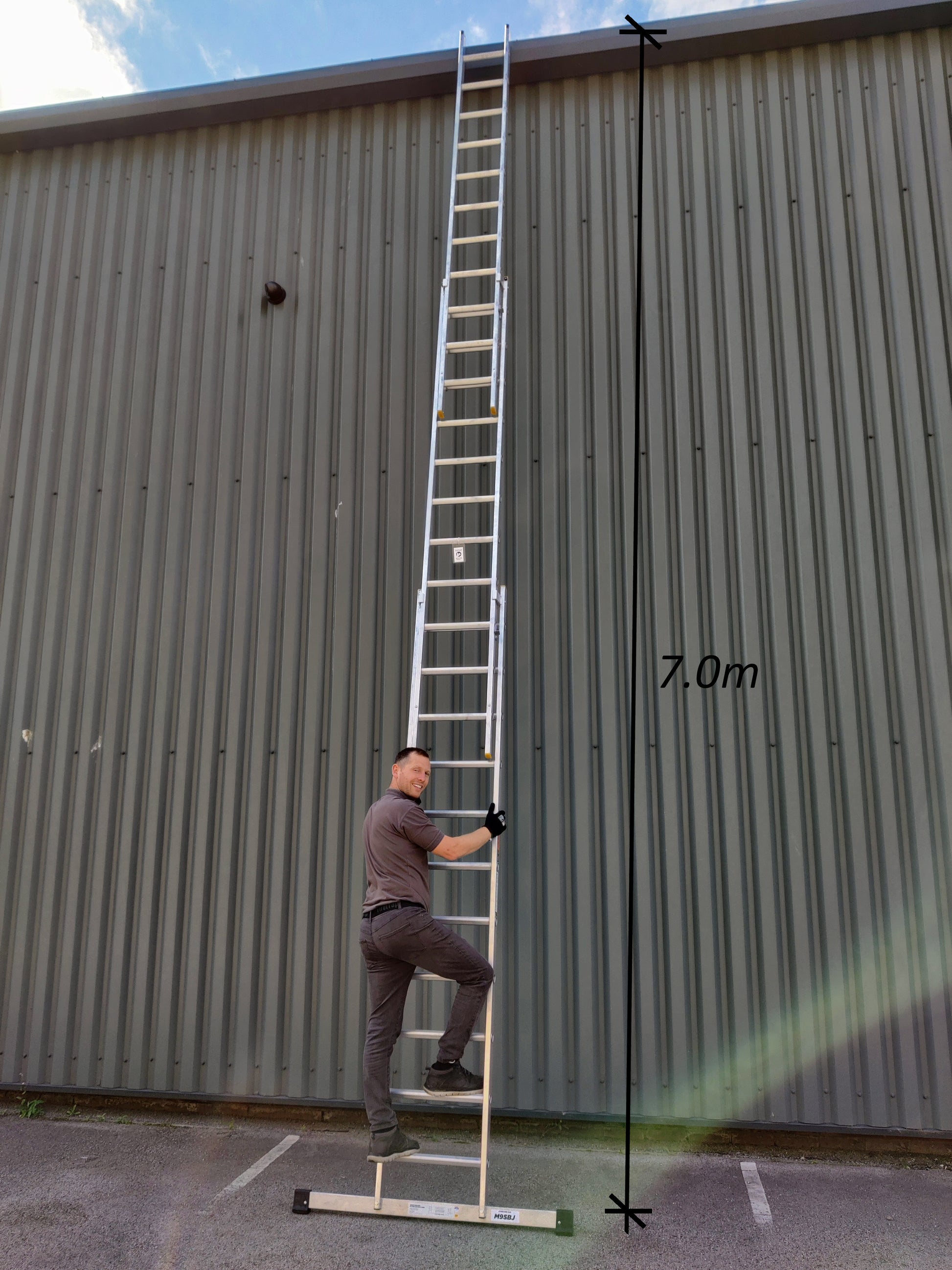 Aluminium Professional Extension Ladder - Triple Section