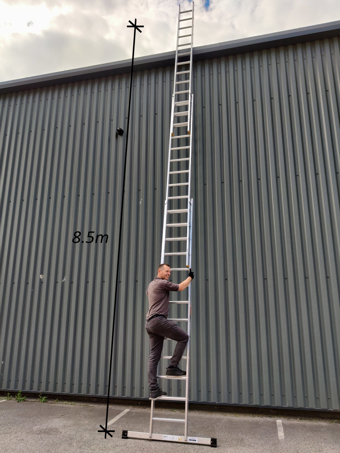 Aluminium Professional Extension Ladder - Triple Section