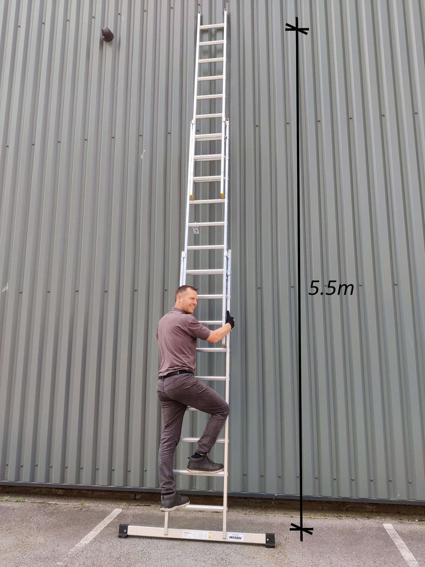 Aluminium Professional Extension Ladder - Triple Section
